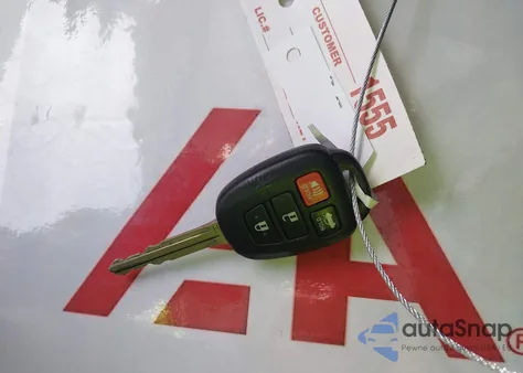 2015 Toyota Corolla Le z USA, uszkodzony, nr VIN 5YFBURHE9FP315735